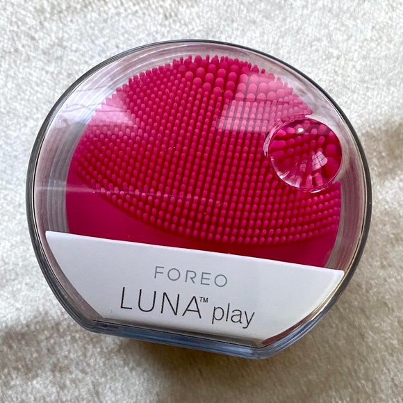 FOREO Other - FOREO LUNA Play Facial Cleansing Brush BNIB
